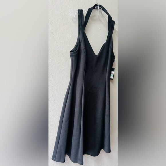 GUESS Embossed Scuba Sleeveless Cocktail Dress Women’s Size 8~NWT - Picture 4 of 8